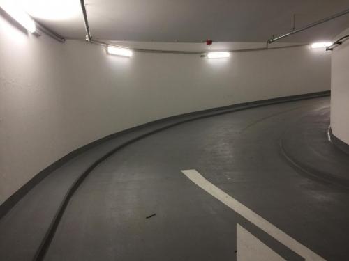 Installation und Anschluss von Tiefgaragenbeleuchtungen 